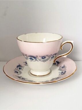 VTG Royal Sutherland Pink W/Blue Flowers Gold Teacup & Saucer Fine Bone China